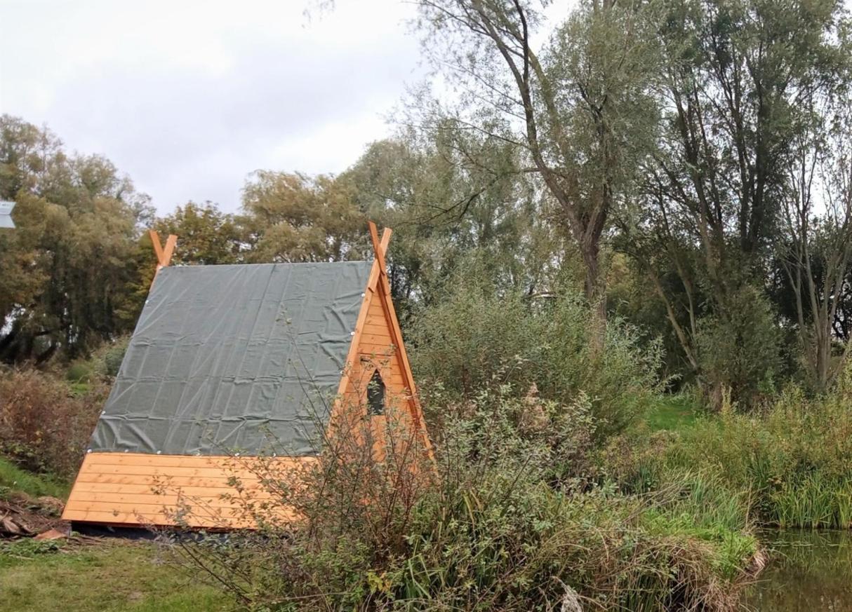 Hotel Rum Bridge "Owl Watch" Wooden Tipi Sudbury  Exterior foto